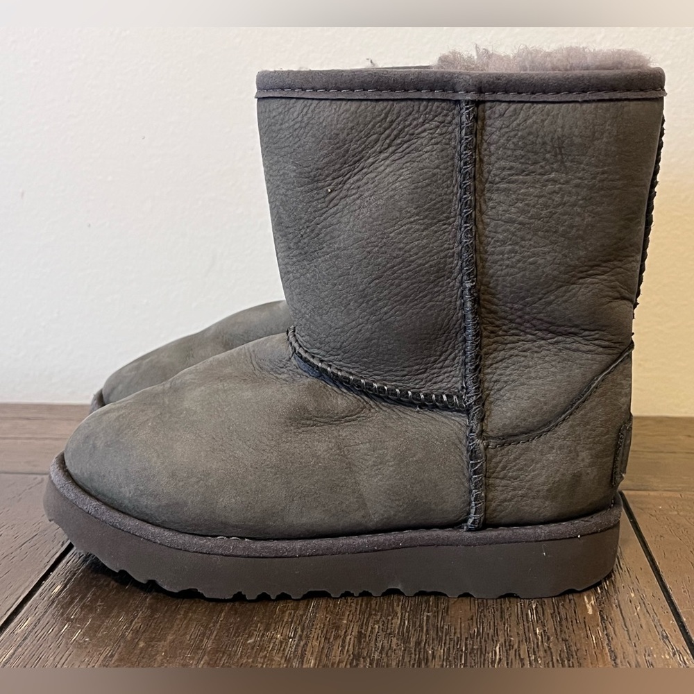 UGG Grey Classic Boots Little Kids size 10 k